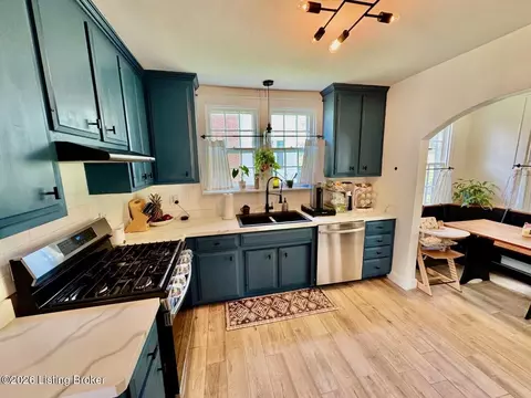 Kitchen - 209 E Virginia Ave, Springfield, KY 40069 photo 2 of 3