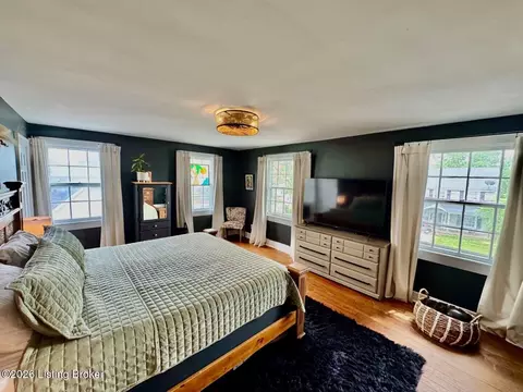 Bedroom - 209 E Virginia Ave, Springfield, KY 40069 photo 5 of 12