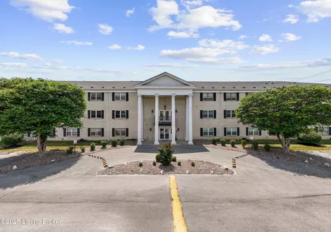 246 El Conquistador Pl, Louisville, KY 40220
