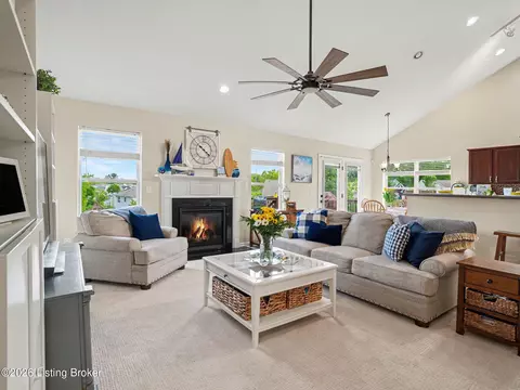 16501 Rockcrest View Ln, Louisville, KY 40245