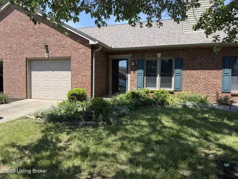 4 Trace Ln, Shelbyville, KY 40065