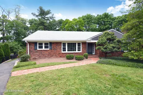 3208 Five Oaks Pl, Louisville, KY 40207