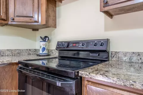 Kitchen - 482 Rolling Stone Acres Ln, Leitchfield, KY 42754 photo 7 of 7