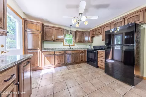 Kitchen - 482 Rolling Stone Acres Ln, Leitchfield, KY 42754 photo 2 of 7