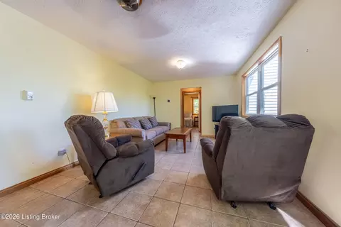 Living - 482 Rolling Stone Acres Ln, Leitchfield, KY 42754 photo 1 of 2