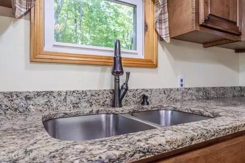 Kitchen - 482 Rolling Stone Acres Ln, Leitchfield, KY 42754 photo 5 of 7