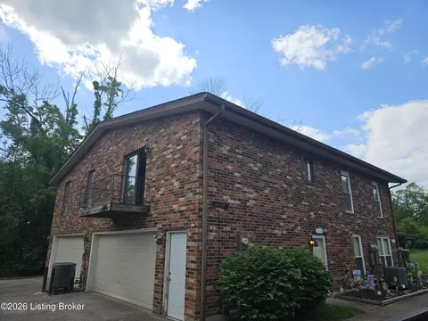 3115 Meadowside Ct, Louisville, KY 40214