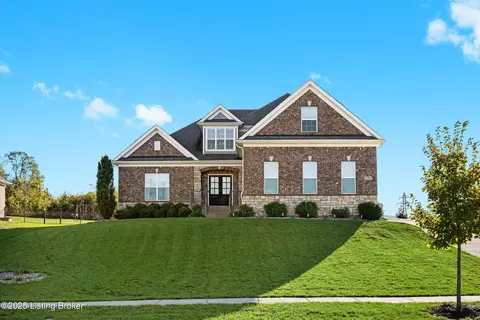17121 Shakes Creek Dr, Louisville, KY 40023