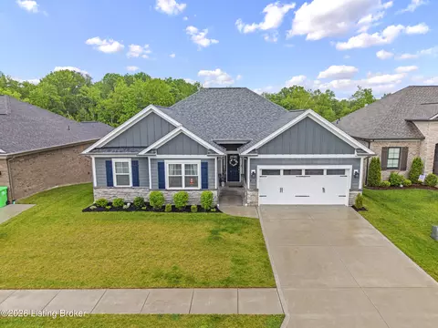 3035 Bridlewood Ln, New Albany, IN 47150