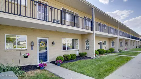 201 Casa Bella Ct, Louisville, KY 40220