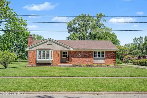 8121 Damascus Rd, Louisville, KY 40228