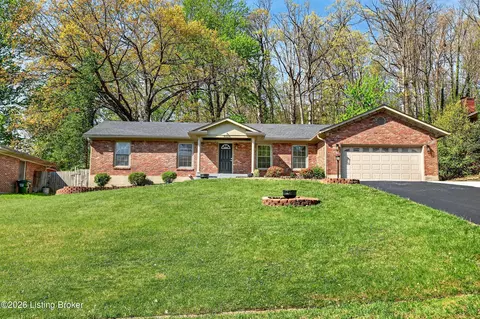 9206 Lakeridge Dr, Louisville, KY 40272