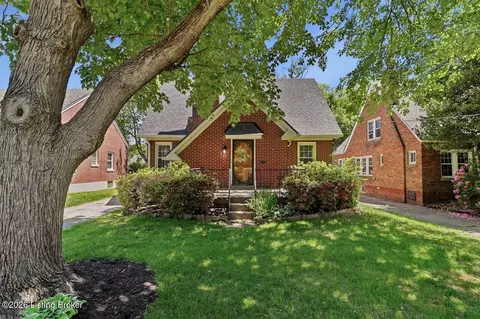 4625 Southcrest Dr, Louisville, KY 40215