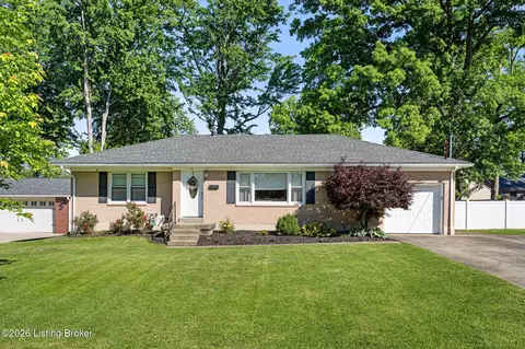 10 Cardwell Way, Louisville, KY 40220