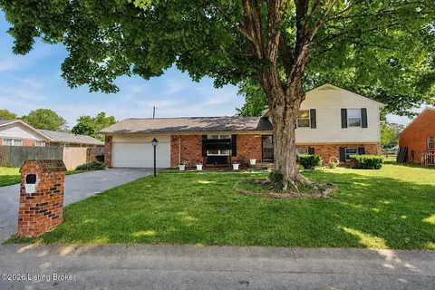 703 Dogwood Rd, Jeffersonville, IN 47130