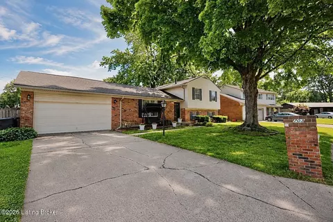 703 Dogwood Rd, Jeffersonville, IN 47130