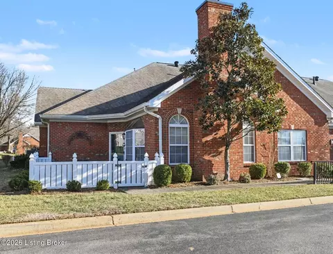 8126 St Andrews Village Dr, Louisville, KY 40241