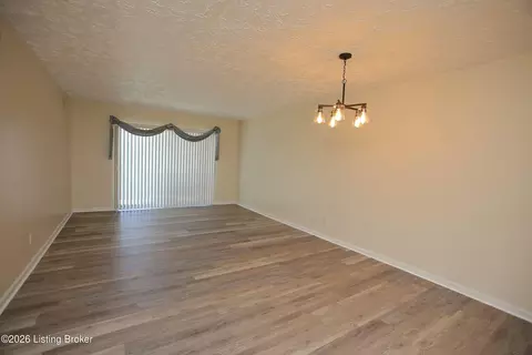 1600 Gardiner Ln #204, Louisville, KY 40205