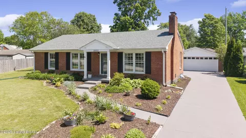 2203 Cherian Dr, Jeffersontown, KY 40299