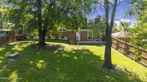 7413 Colt Dr, Louisville, KY 40214