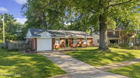 8406 Bayou Way, Louisville, KY 40242