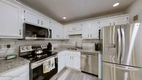 1 Dupont Way # 6, Louisville, KY 40207