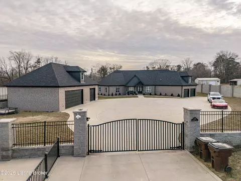 2696 Armstrong Ln, Mount Washington, KY 40047