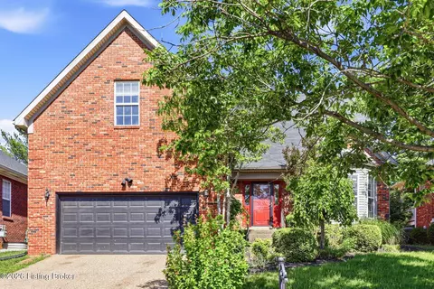10122 Springhurst Gardens Cir, Louisville, KY 40241
