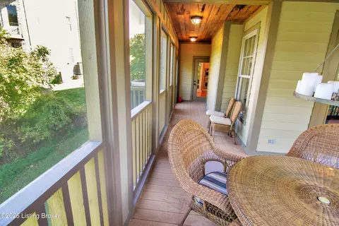 Exterior - 272 Eagle Point Dr, Austin, KY 42123 photo 4 of 16