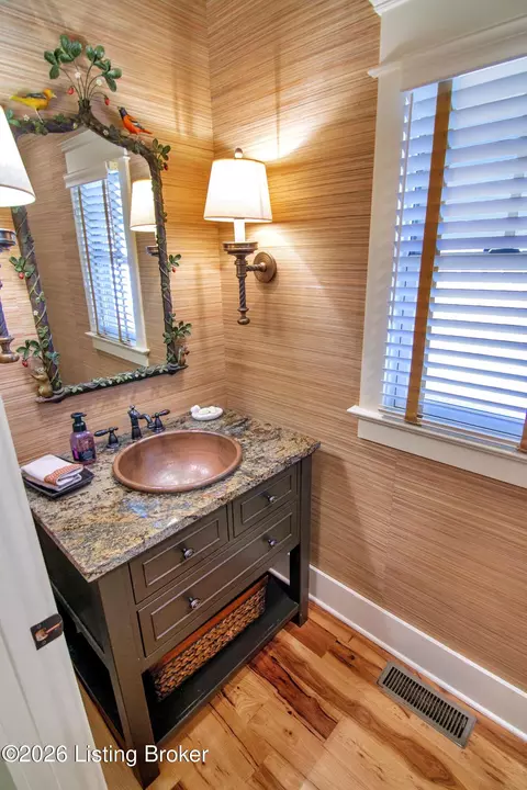 Bath - 272 Eagle Point Dr, Austin, KY 42123 photo 7 of 12