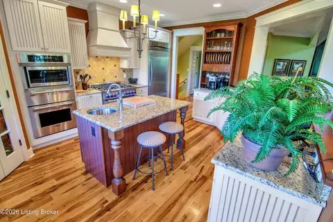 Kitchen - 272 Eagle Point Dr, Austin, KY 42123 photo 3 of 4