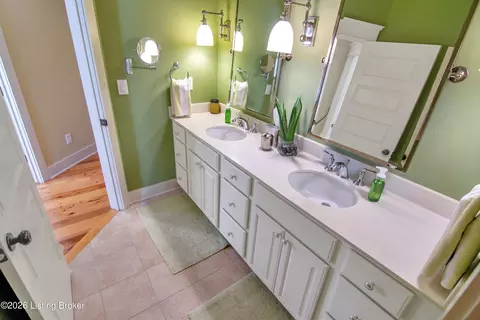 Bath - 272 Eagle Point Dr, Austin, KY 42123 photo 9 of 12