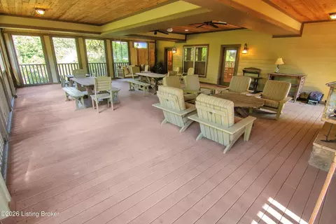 Exterior - 272 Eagle Point Dr, Austin, KY 42123 photo 7 of 16
