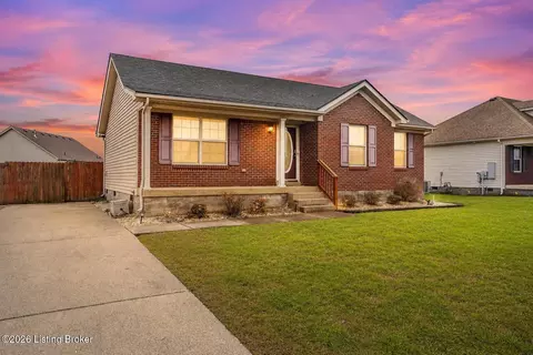 157 Wooded Oak Ct, Shepherdsville, KY 40165