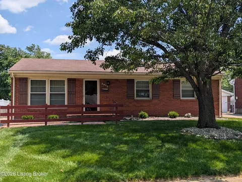 3913 Woodgate Ln, Louisville, KY 40220
