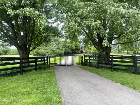 10511 Buckeye Trce, Goshen, KY 40026