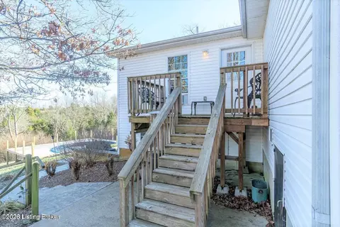 Exterior - 2365 Hall Simpson Rd, Loretto, KY 40037 photo 2 of 4