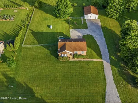 244 Meadow Lake Dr, Taylorsville, KY 40071