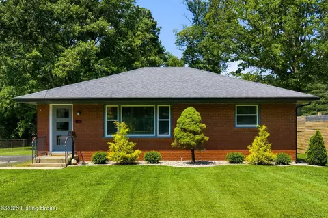 110 Woodlawn Ave, La Grange, KY 40031