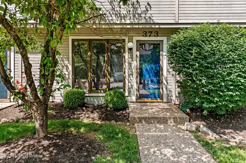 373 Crescent Spring Dr #373, Louisville, KY 40206