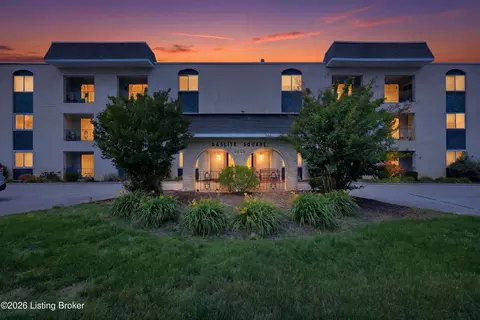 4825 Sherburn Ln #201, Louisville, KY 40207