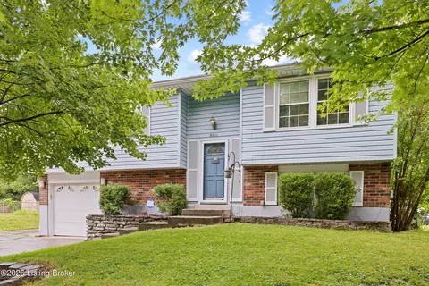 8611 Bost Ln, Louisville, KY 40219