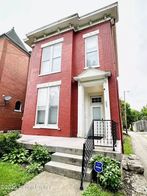 227 E Oak St, Louisville, KY 40203