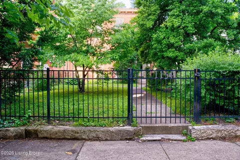 1154 S Brook St, Louisville, KY 40203