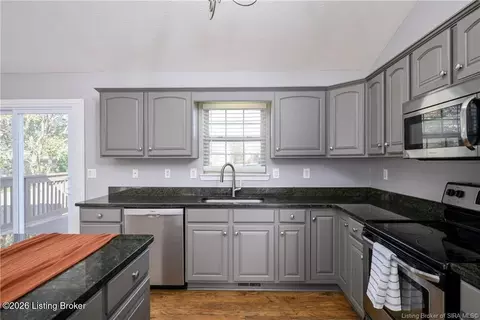 Kitchen - 1034 Brookstone Ct, Georgetown, IN 47122 photo 2 of 3