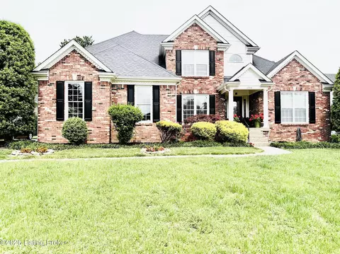 3705 Woodmont Park Ln, Louisville, KY 40245