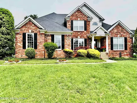 3705 Woodmont Park Ln, Louisville, KY 40245