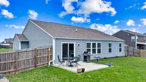 Exterior - 139 Ruby Farm Dr, Mount Washington, KY 40047 photo 5 of 9