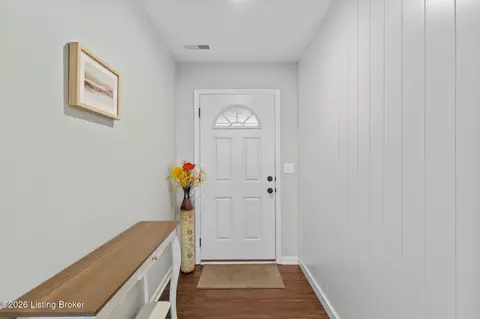 Entry Way - 139 Ruby Farm Dr, Mount Washington, KY 40047 photo 4 of 4