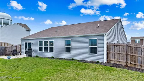 Exterior - 139 Ruby Farm Dr, Mount Washington, KY 40047 photo 4 of 9